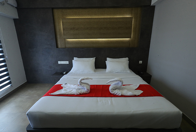 D-LUXE HOTEL ,Edappally Kochi